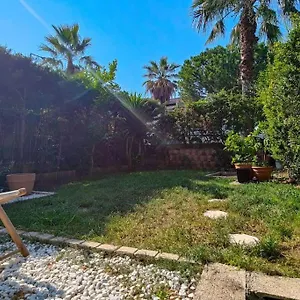  Appartement Loubet Plage - Spacieux Avec Jardin